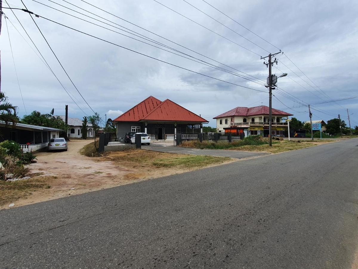 Chander'S Villa Paramaribo Luaran gambar