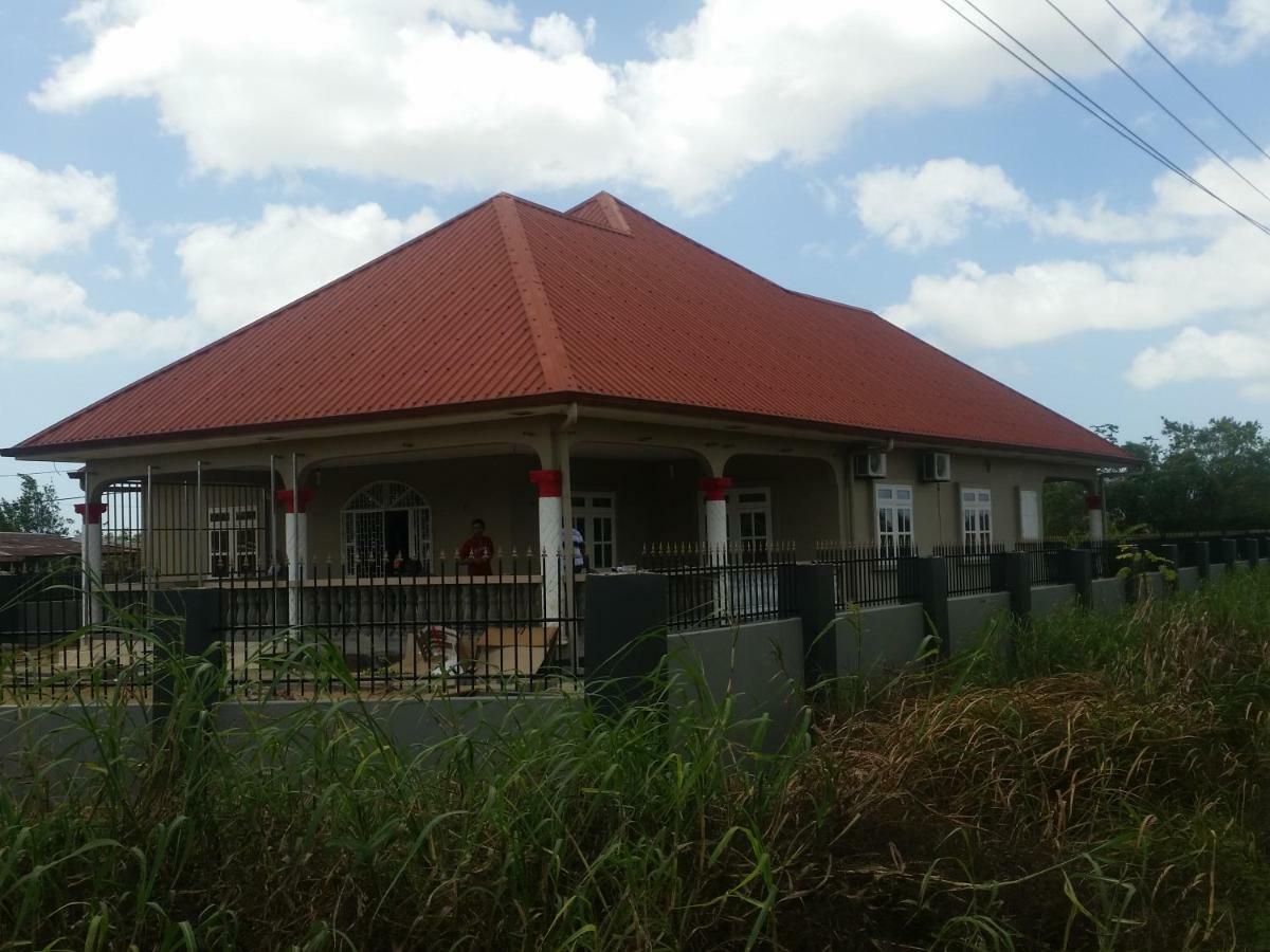 Chander'S Villa Paramaribo Luaran gambar